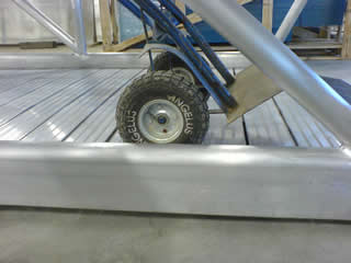 aluminum dock with curb